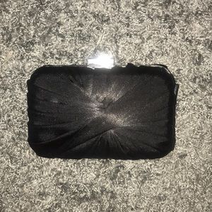 CLUTCH BLACK